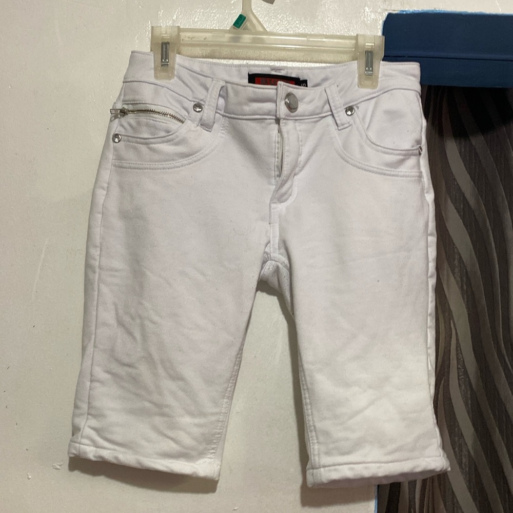 Little girl short pants Color White and Silver